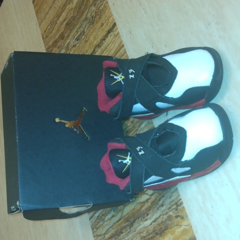 Jordan 8 Retro - Picture 2 of 6